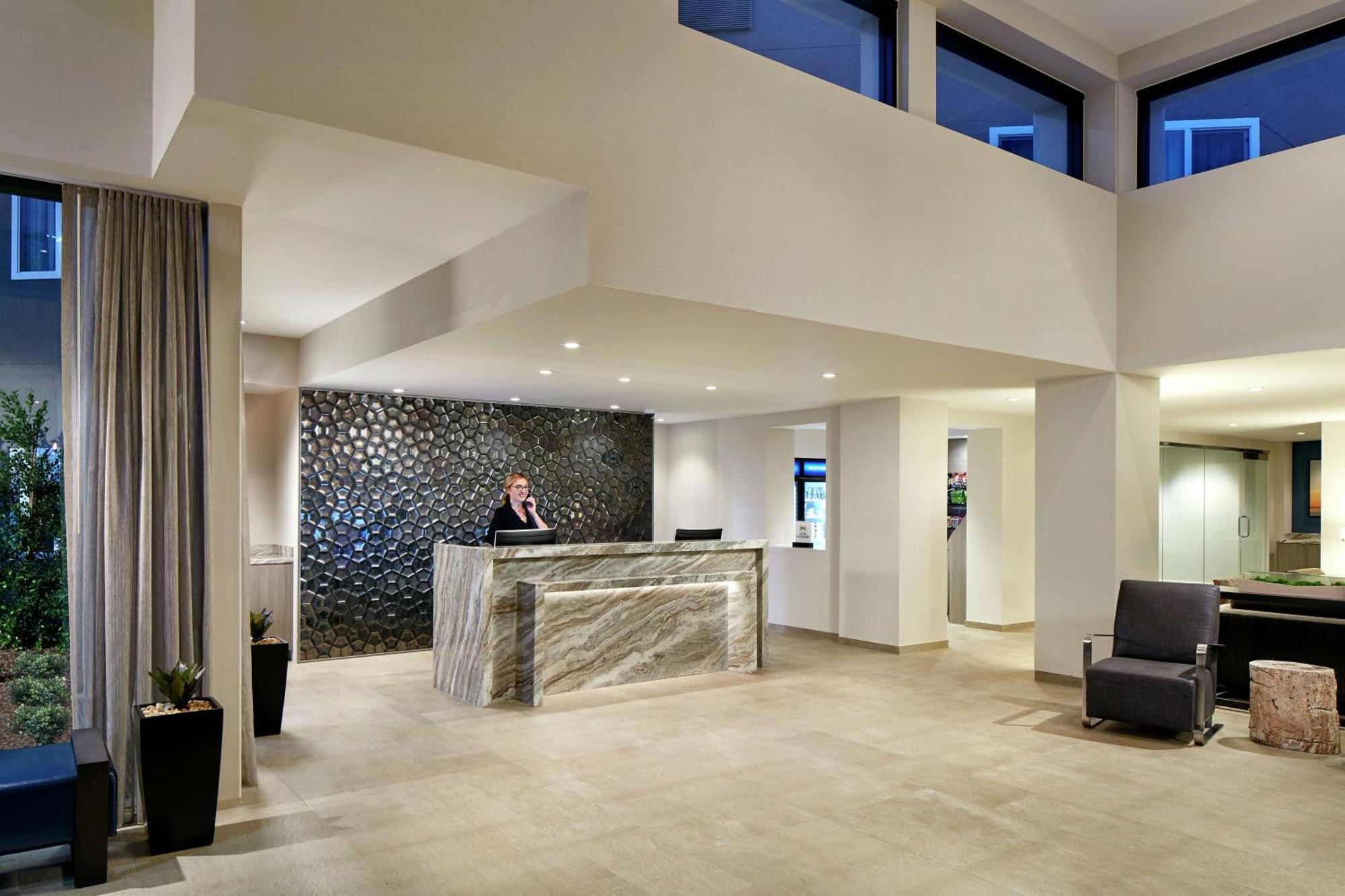 Hilton Garden Inn San Diego Mission Valley/Stadium Екстер'єр фото